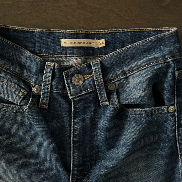 Levi’s Skinny Jeans - Picture 6 of 9